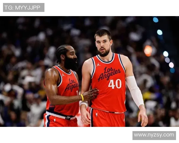 快船音讯：小卡驳斥谣言保罗事情，新秀转正在即，战灰熊进场更新